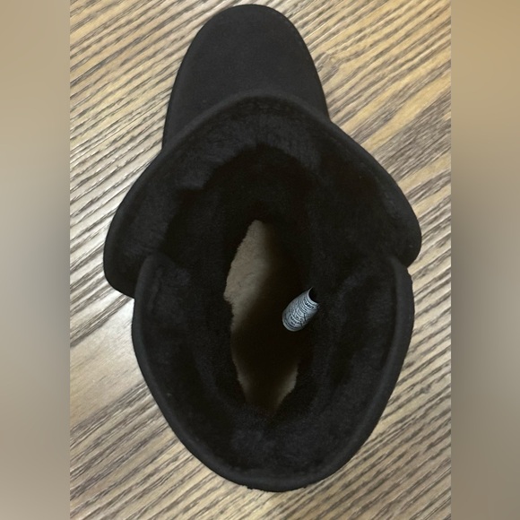 Ugg boots - Picture 4 of 4